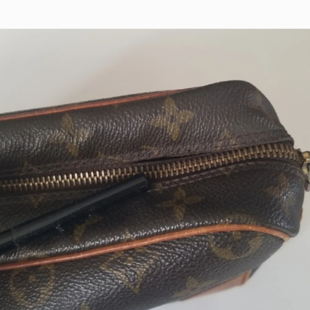 Louis Vuitton Vintage Purse Clutch (PRICE IS FINAL) - Picture 3 of 5